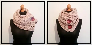 Strickloop mit zwei Knöpfen